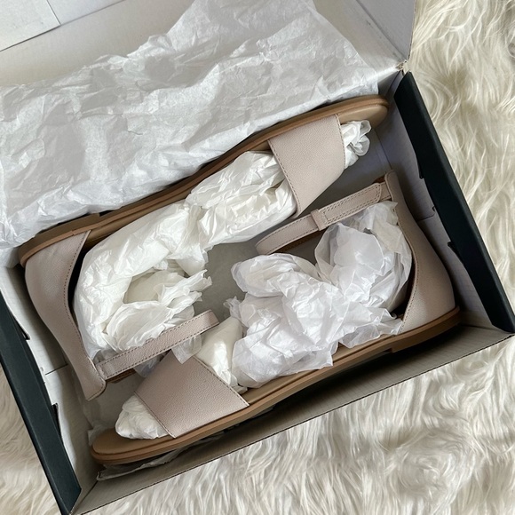 EILEEN FISHER 10 NEW Razz Tumbled Leather Ankle Strap Sandals in Chalk NIB NWT - Picture 2 of 16